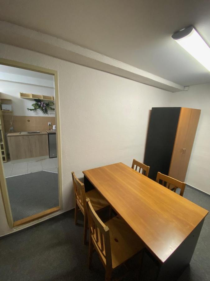 Old Town Apartments R11 奥洛穆茨 外观 照片