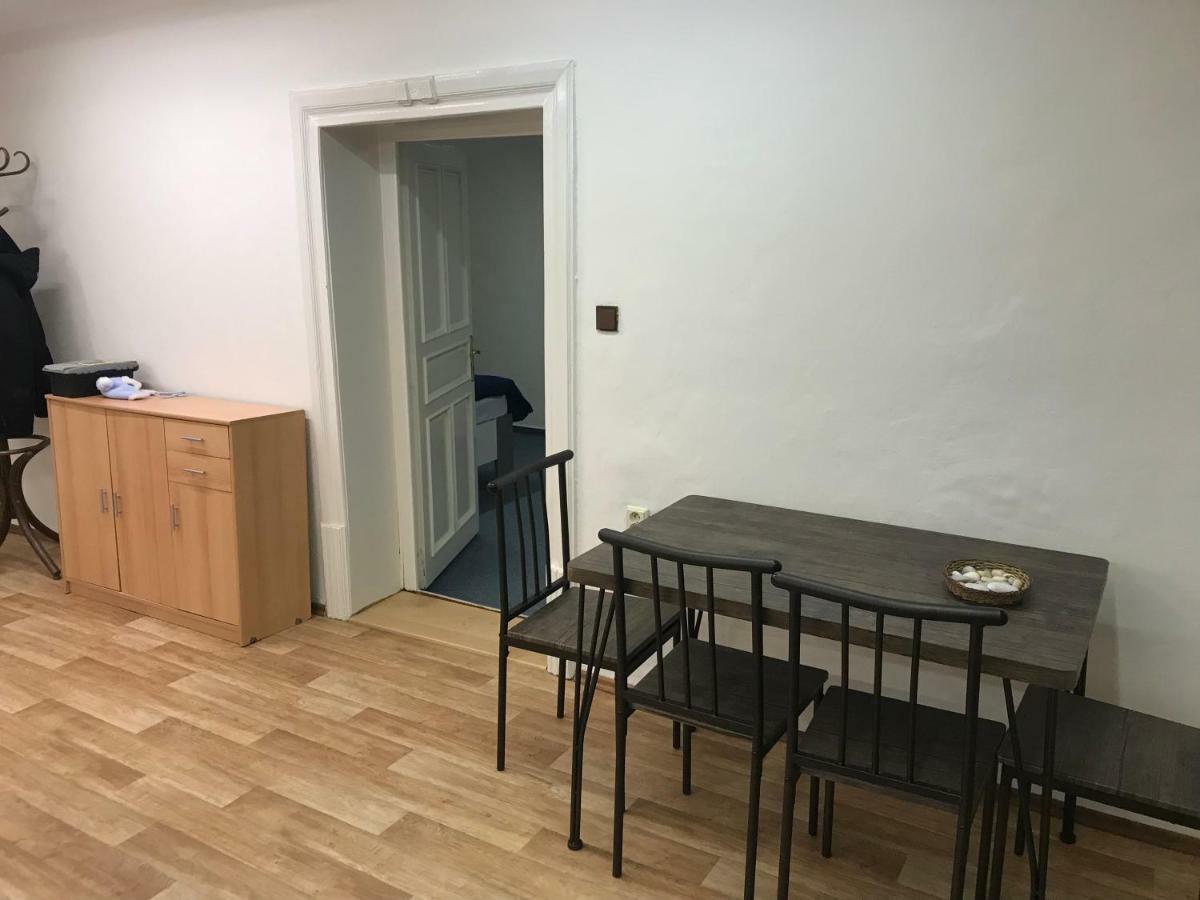 Old Town Apartments R11 奥洛穆茨 外观 照片